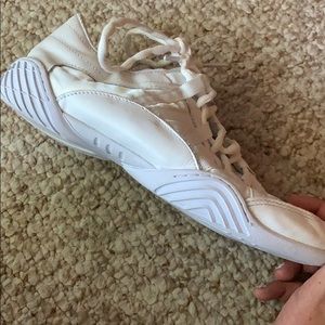 Infinity cheer shoes